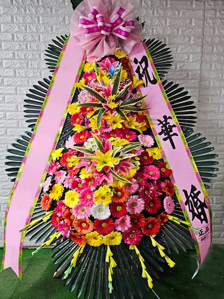 수원 노블레스웨딩 컨벤션 소중한 친구의 새 출발을 응원하는 화사한 화환